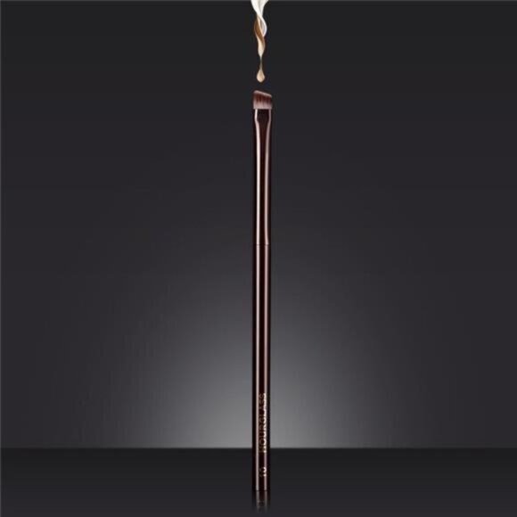 Hourglass Makeup Brush- No.10 Angled Eyeliner/ Eyebrow Brush NWT - Picture 4 of 7